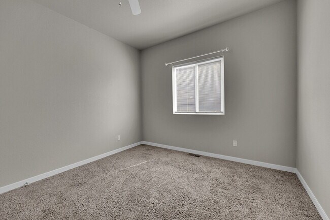 Building Photo - $3,150 - 5 Bed, 3 Bath Home in CO Springs ...