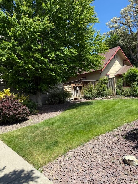 Front Yard - 703 E Manitoba Ave