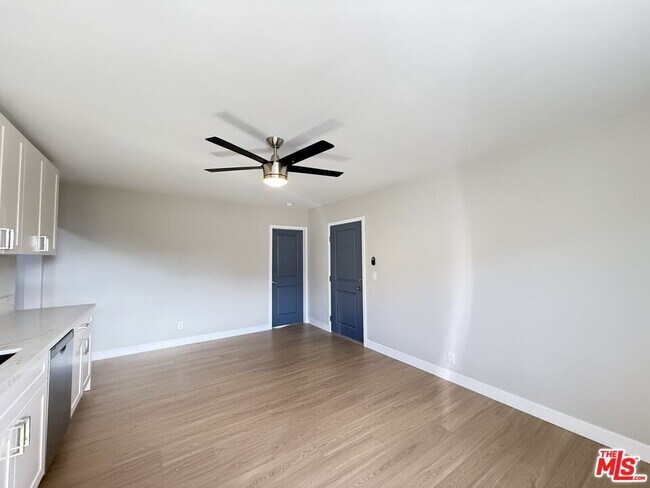 Building Photo - 1505 Cochran Ave