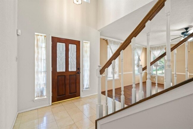 Building Photo - 12819 Orchard Hollow Way