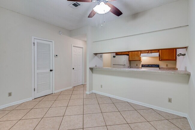 Building Photo - 200 Sandestin Ln