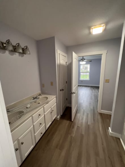 Building Photo - 1502 Elrod St SE