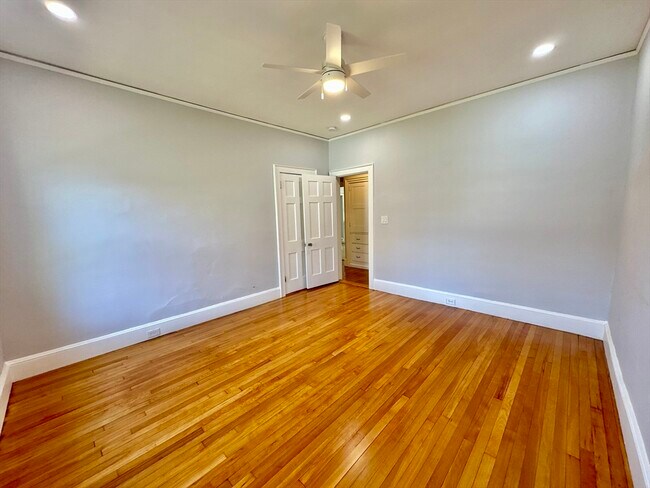 Building Photo - 476 Jamaicaway
