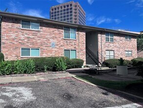 Building Photo - 8087 Meadow Rd