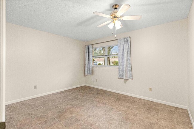 Building Photo - 8665 SW 94th St