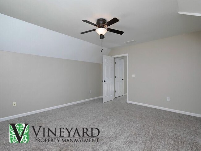 Building Photo - 255 Henson Way