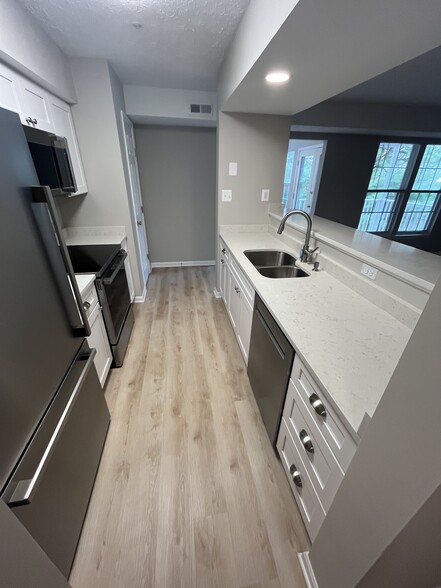 Building Photo - 904 Jessicas Ln