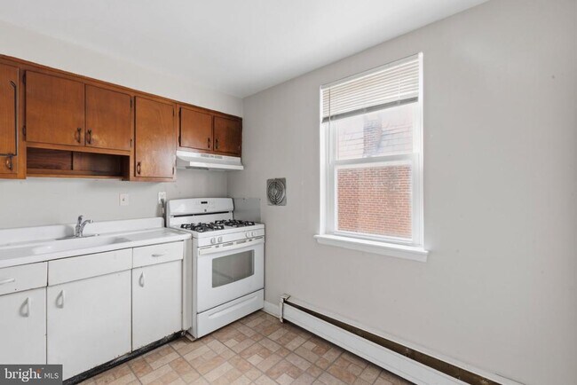 Building Photo - 5907 Houghton St