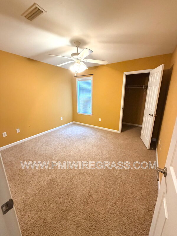 Building Photo - 201 Windsor Garden Dr