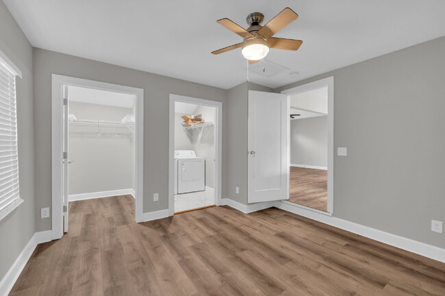 Building Photo - Charming Stuart Heights Home – Spacious, S...