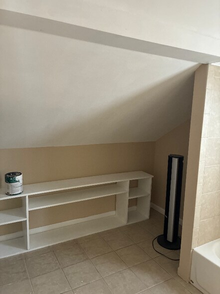 Building Photo - 305 Penfield Pl