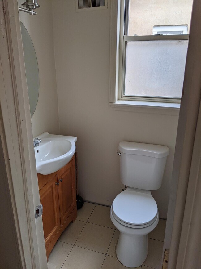 Building Photo - 1824 N Taney St