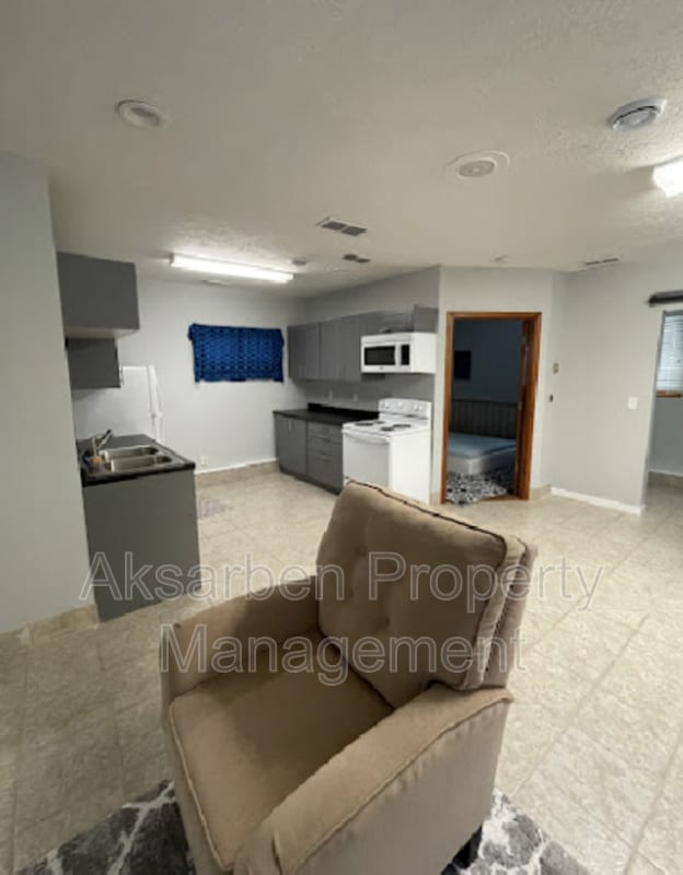 Primary Photo - 2778 33rd Ave