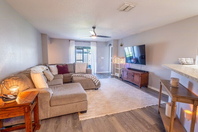 Building Photo - 633 Chatham Walk Dr