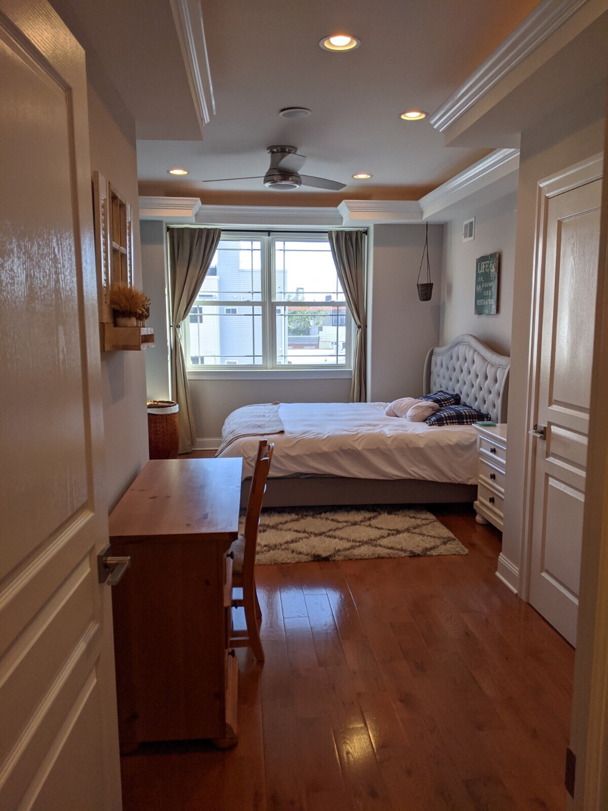 Building Photo - 624 Dudley St