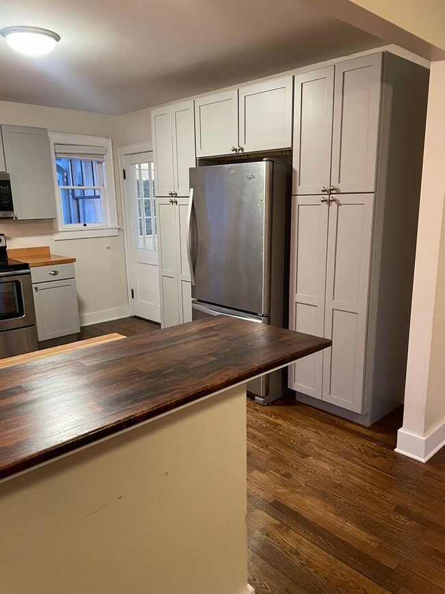 Building Photo - *****COMING SOON****Charming Home in North...