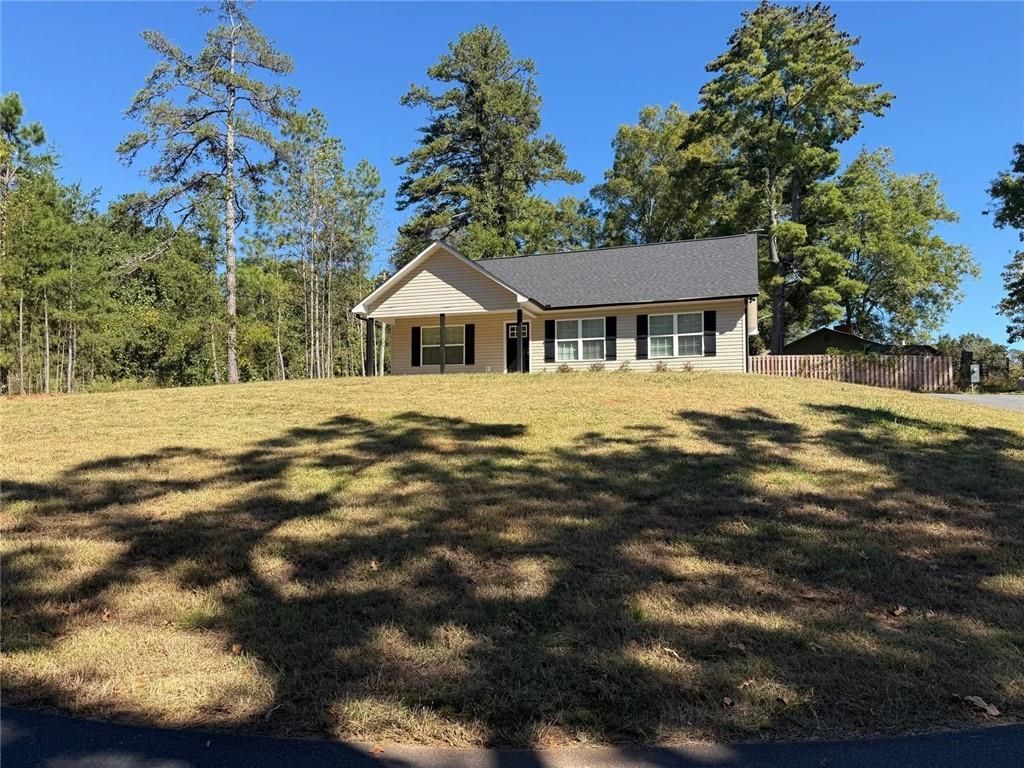 Building Photo - 635 Ben Higgins Rd