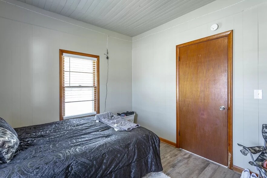 Building Photo - 206 Spruce St