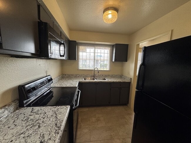 Building Photo - 7125 W Mariposa St