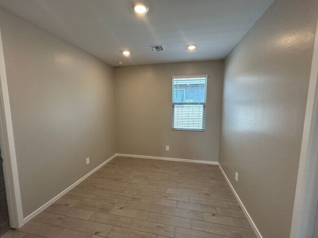 Building Photo - 17347 W Sanna St