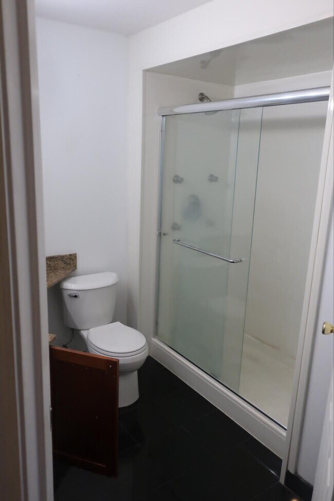 Bathtoom - 300 Riverfront Dr