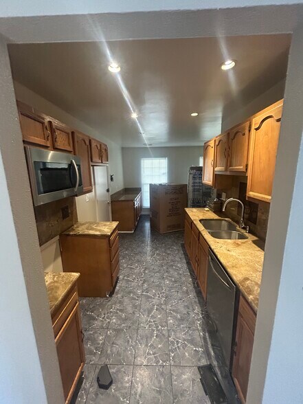 Building Photo - 307 Bentwood Dr