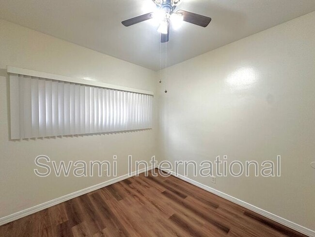 Building Photo - 1665 W 182nd St