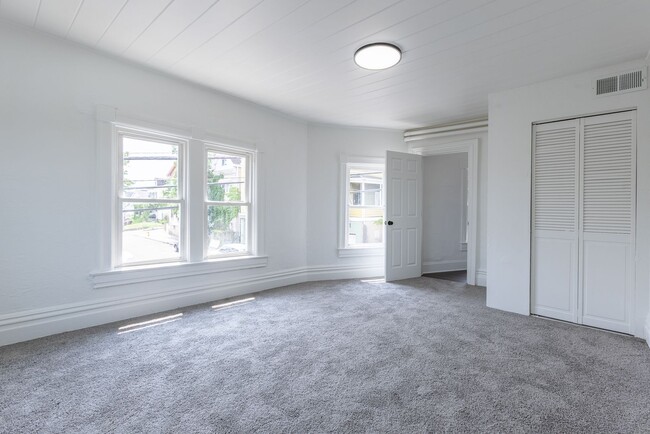 Building Photo - 1533 Arlington Ave