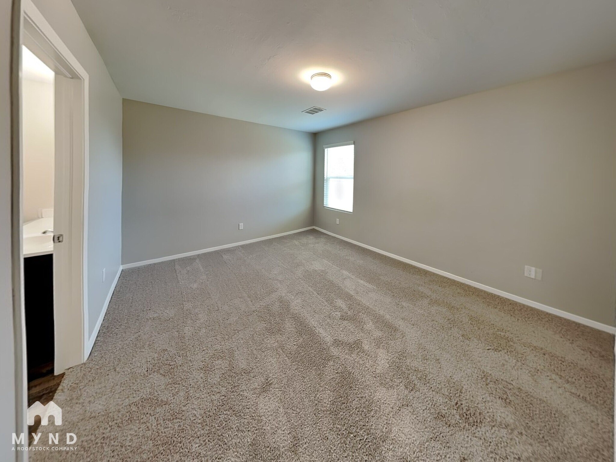 Building Photo - 2303 Ridge Way