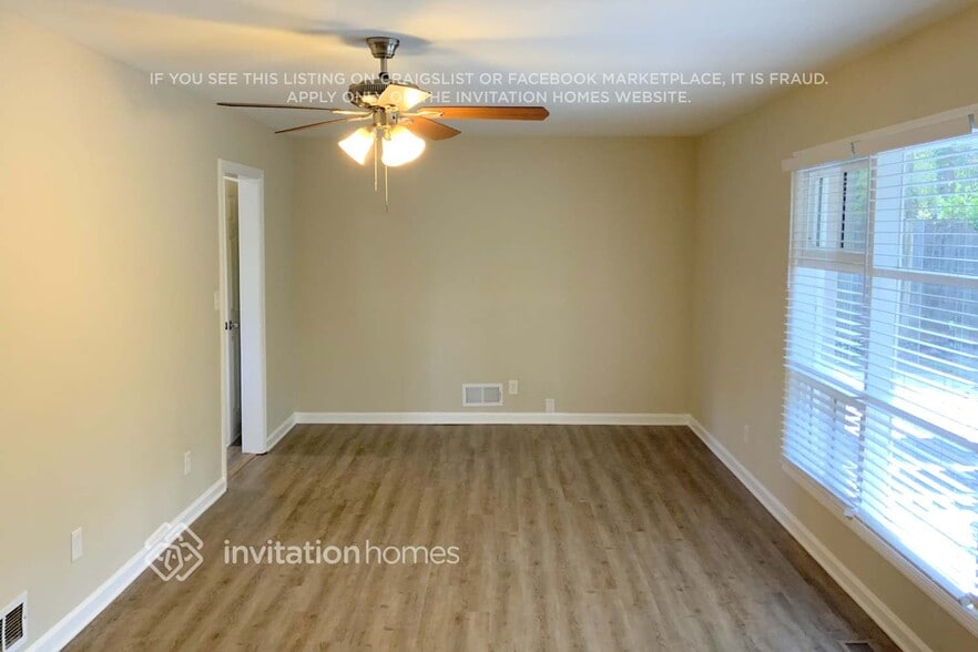 Building Photo - 2178 Bollingbrook Dr SW