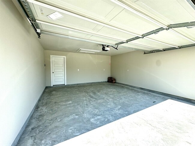 Building Photo - 8615 Jetty Glen Dr