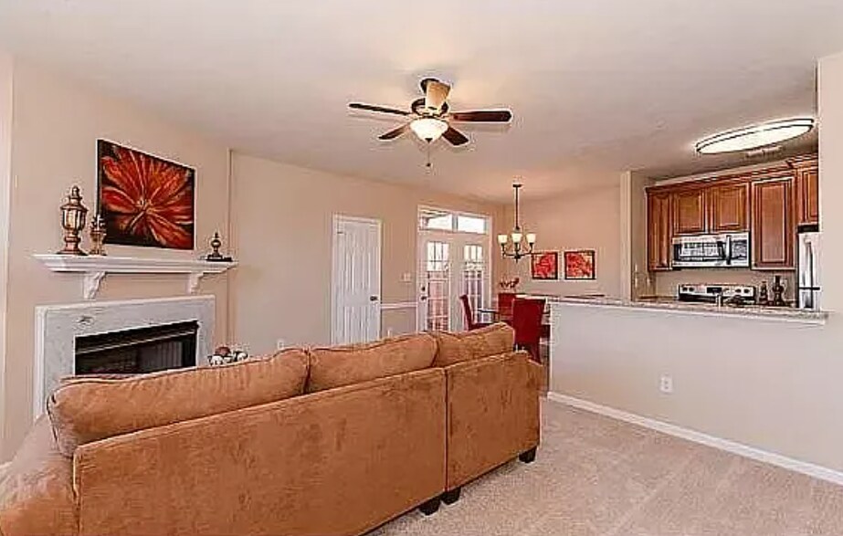 Building Photo - 310 Primrose Ln