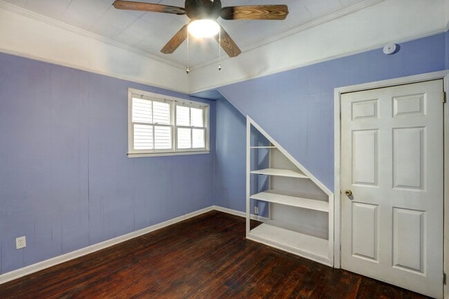 Building Photo - 4 Bedroom house---walk to Forsyth in 15 minutes