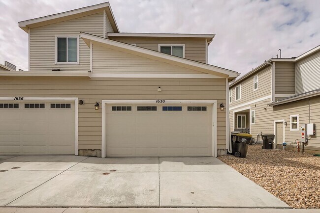 Building Photo - Beautiful Townhome- Great location off Tower Road! Low-maintenance living! (1/2 off 1st months' r...