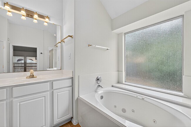 Building Photo - 4826 Claymill Ct