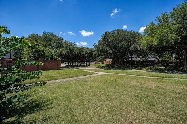 Building Photo - 6303 Carissa Ct