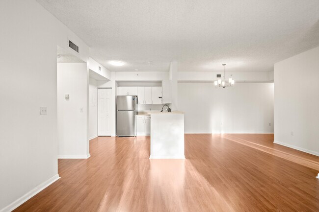 Building Photo - 6960 SW 39th St