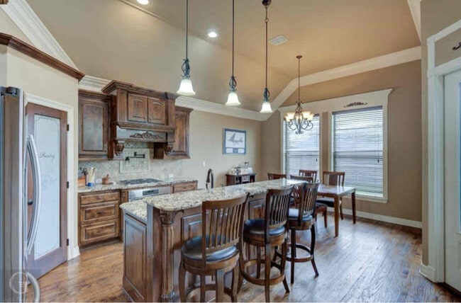 Building Photo - 5105 Tensas Dr