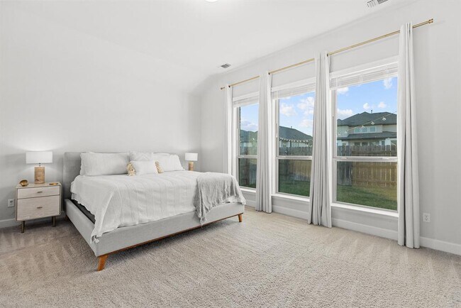 Building Photo - 1909 Sir Nathaniel Ln