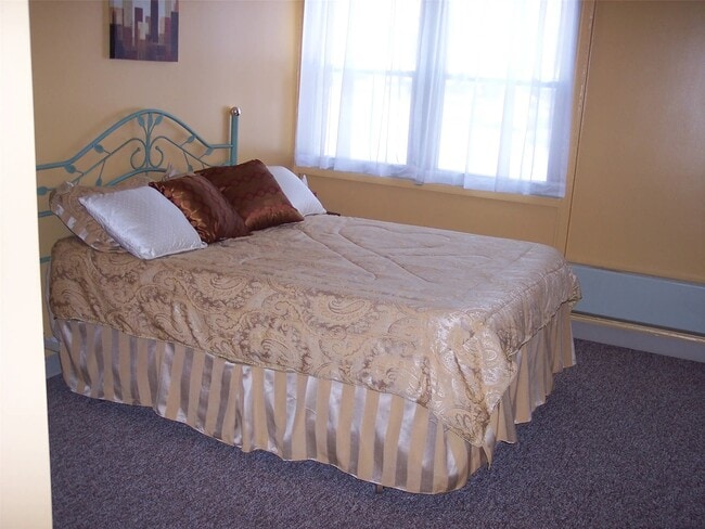 Building Photo - 350 Market St