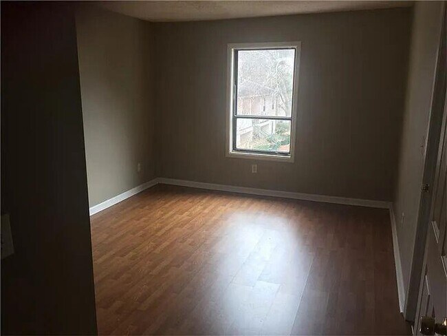 Building Photo - 3595 Woodbriar Cir