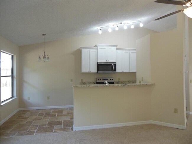 Building Photo - 2136 E Parkton Dr