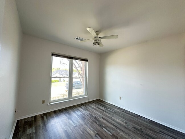 Building Photo - Home for Rent!