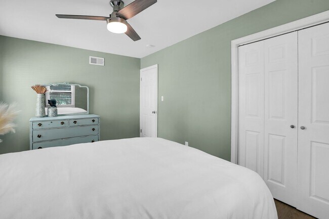 Building Photo - Fully Furnished Home in the Heart of Southside Savannah!