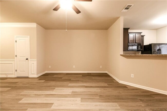 Building Photo - 606 Oakside Pl