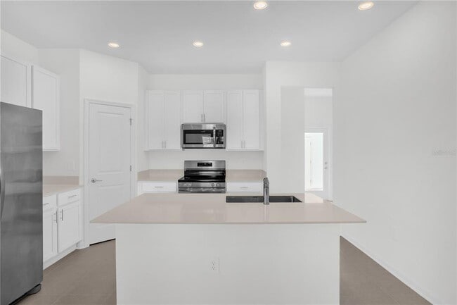 Building Photo - 2533 Rider Rain Ln