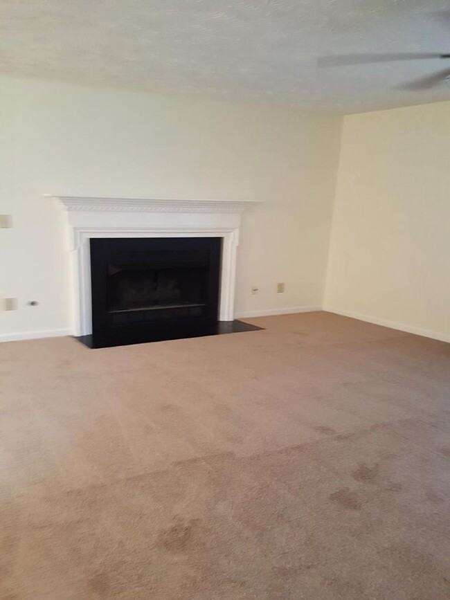 Building Photo - CALL or Text 910-284-4804 TO SCHEDULE - Ka...