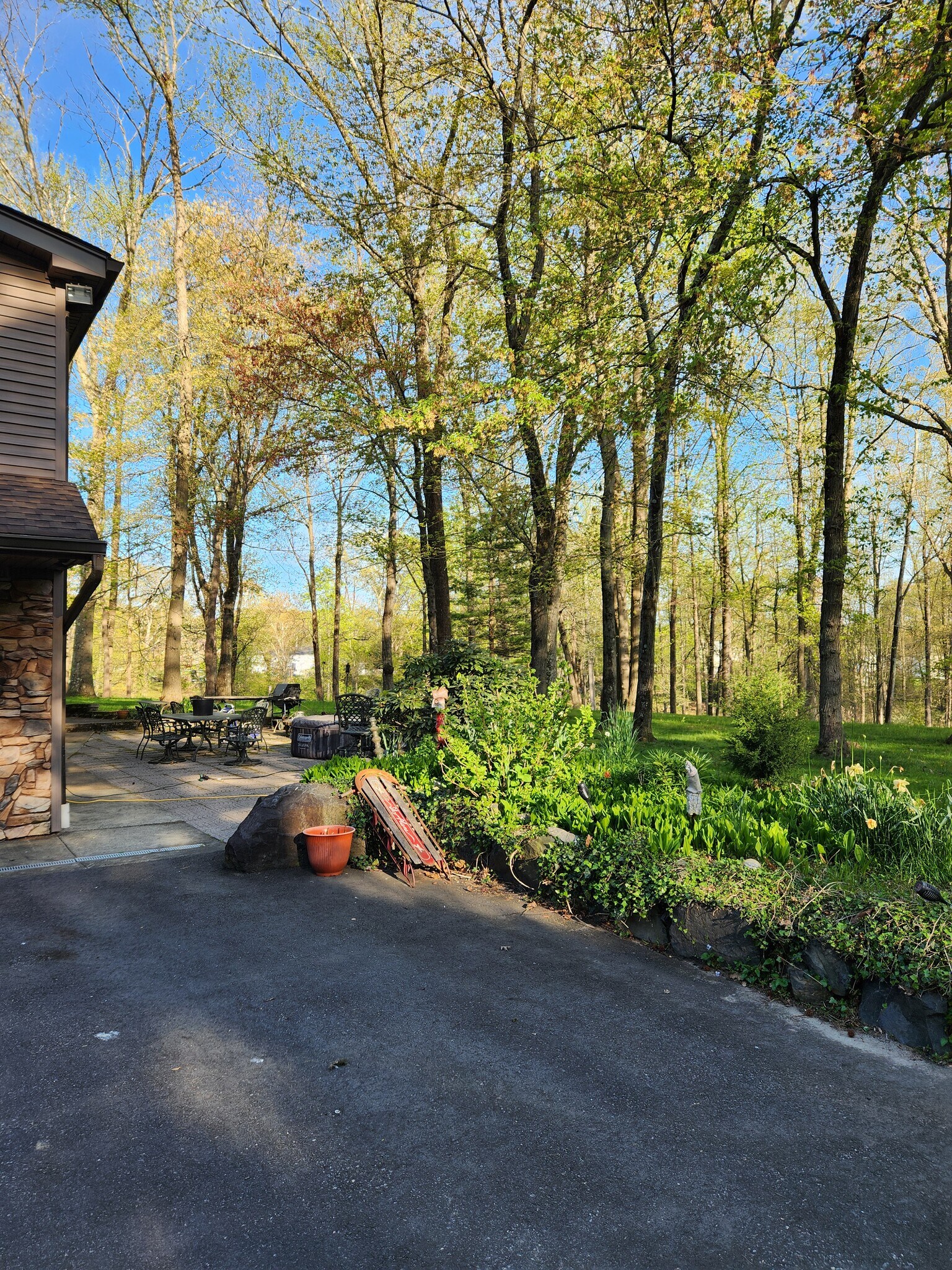 Building Photo - 10 Andrew Dr