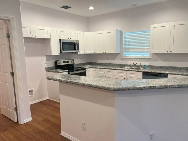 Building Photo - 141 Wright Cove