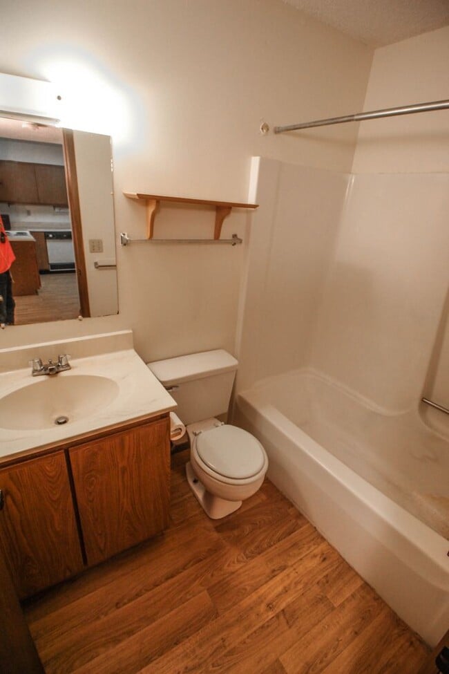 Interior Photo - 506 W Elm